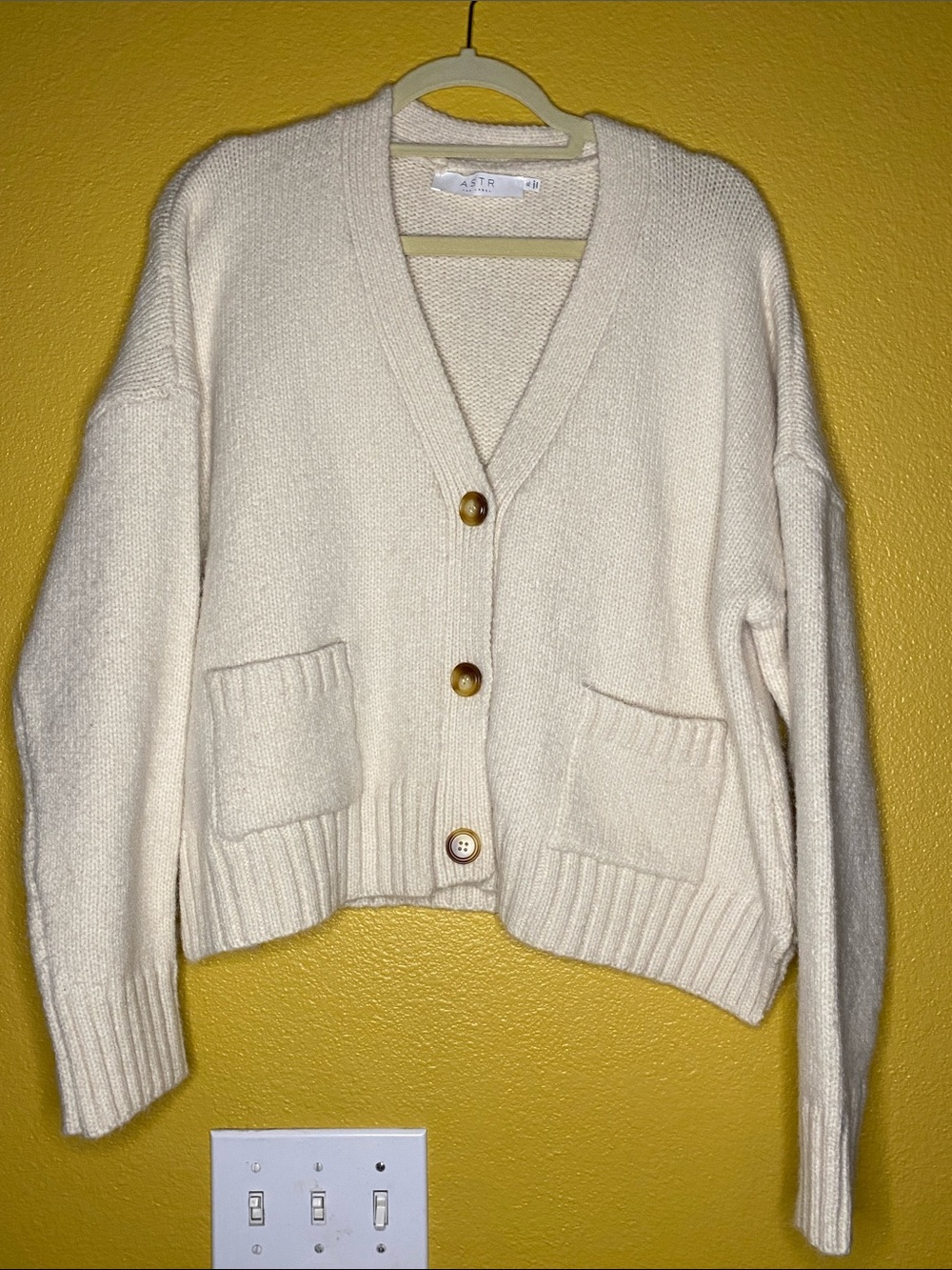 Astr Cream V-Neck Button Front Pocket Cardigan